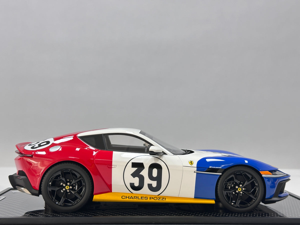 BBR 1/18 Ferrari 12Cilindri Coupé (Special Edition) with Luggage Set – Red/White/Blue – P18248LMST