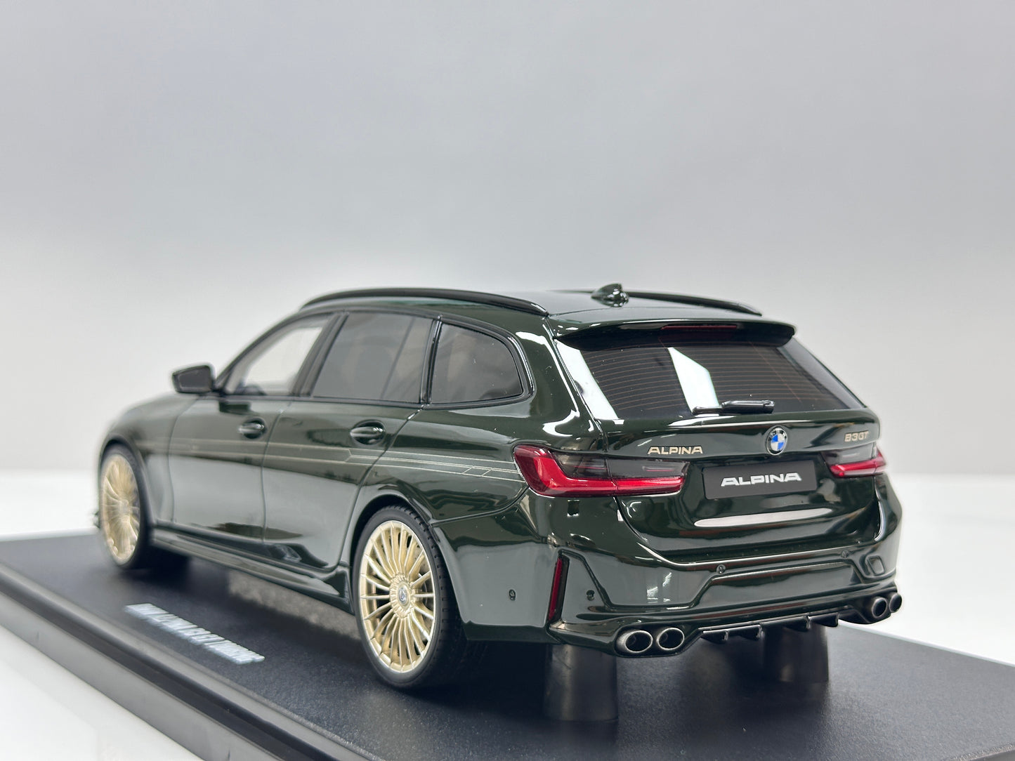 GT Spirit 1/18 BMW Alpina B3 GT Touring Green GT549