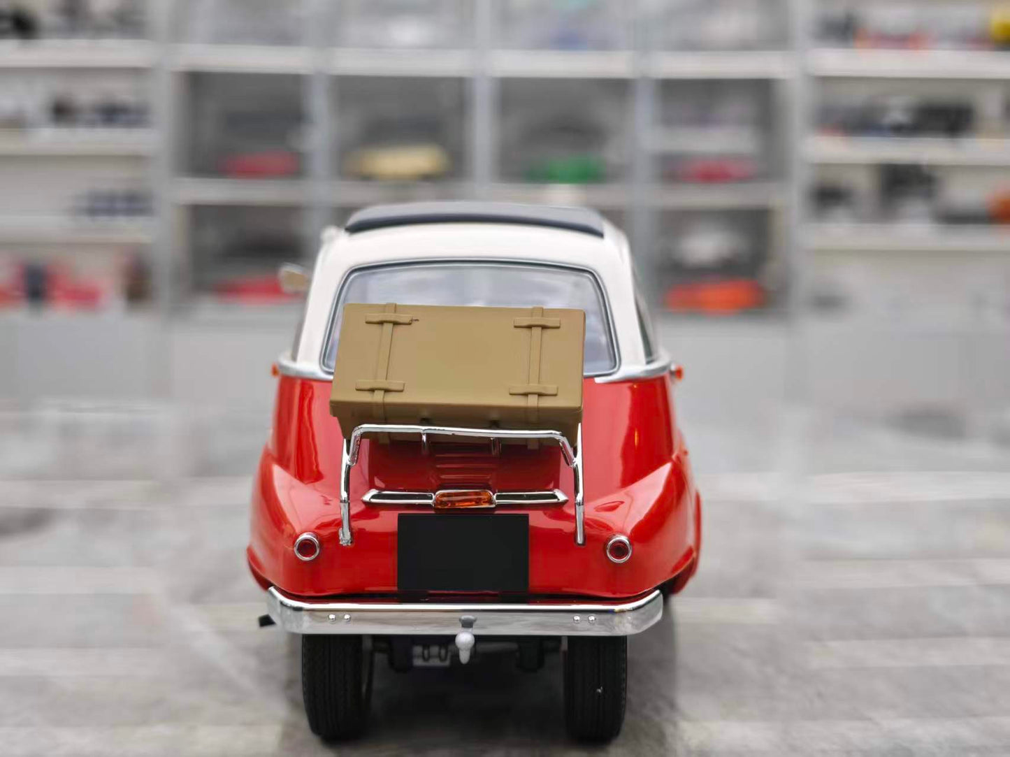 MINICHAMPS 1:18 BMW ISETTA -1955 Red 110024001