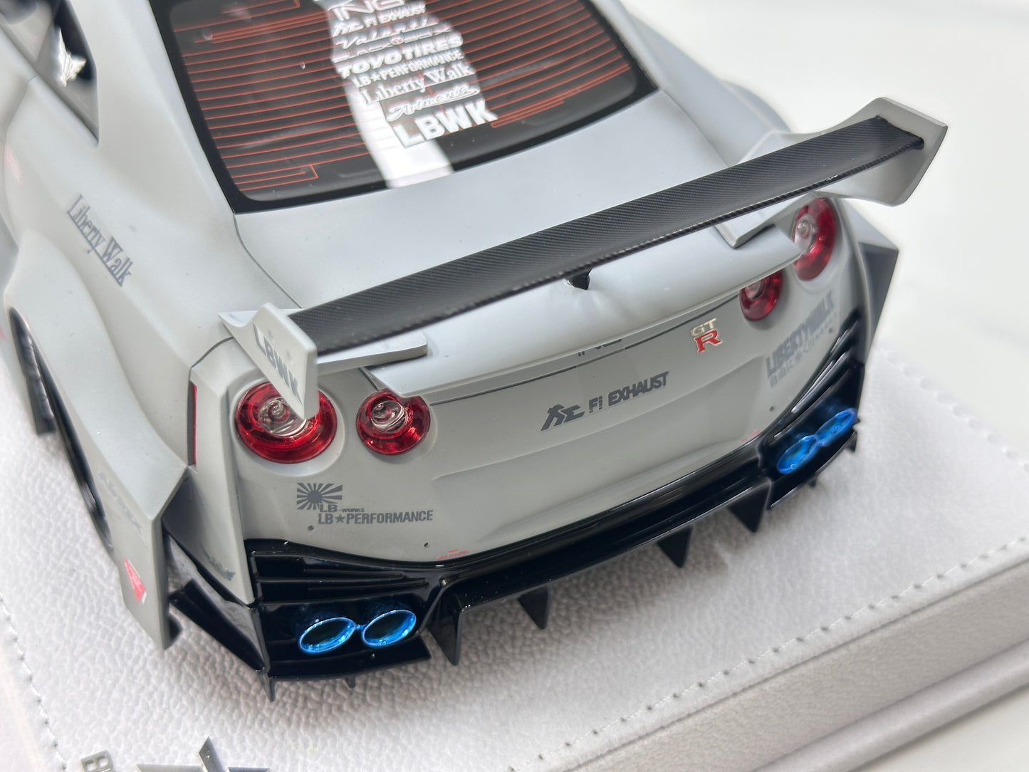 BBA MODEL 1/18 Nissan GTR 35GT-RR Fighter Gray BBA063