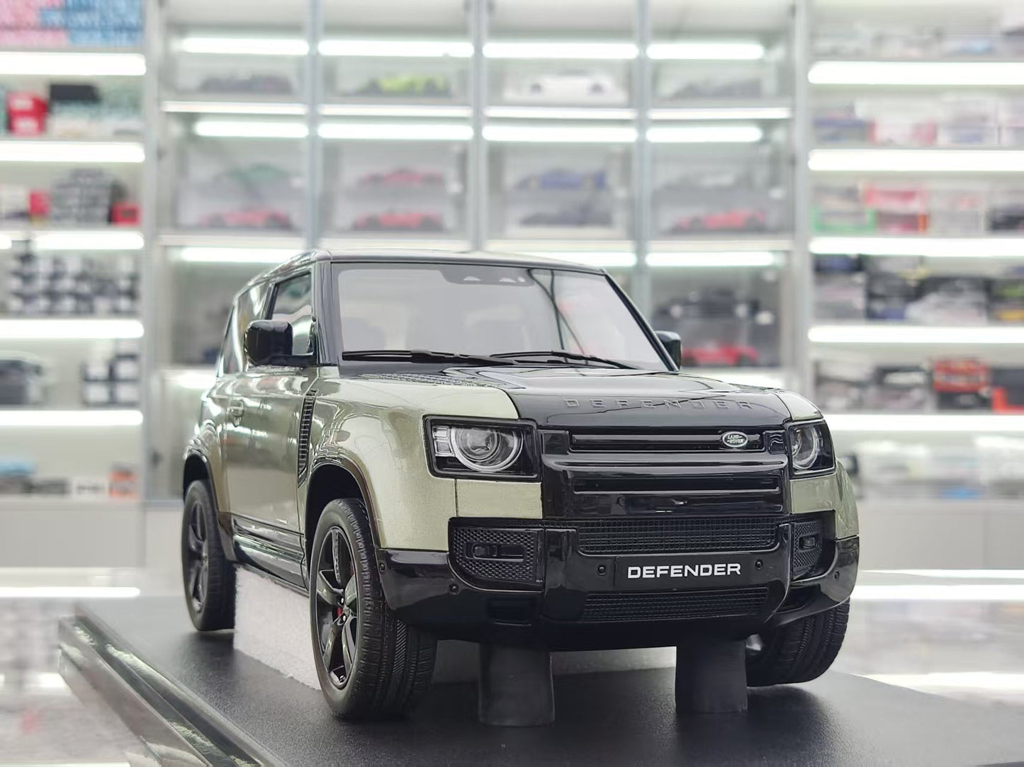GT Spirit 1/18 Land Rover DEFENDER P400 X-DYNAMIC HSE PANGEA Green Resin Sealed Model GT517
