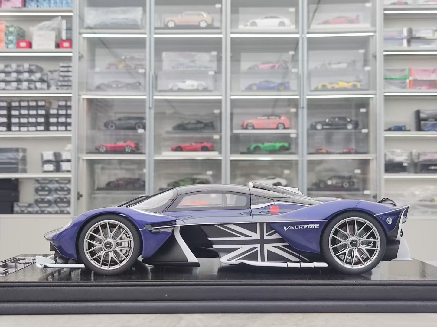 FRONTIART 1/18 Aston Martin Valkyrie, Sapphire Blue, FA181