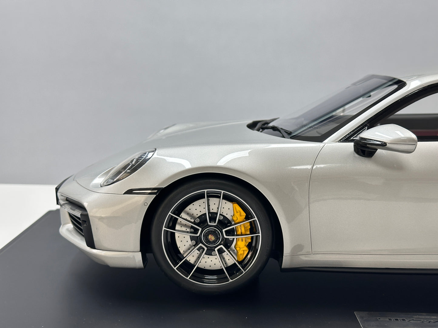 GT Spirit 1/8 Porsche 911 [992.1] TURBO S Silver GTS801801