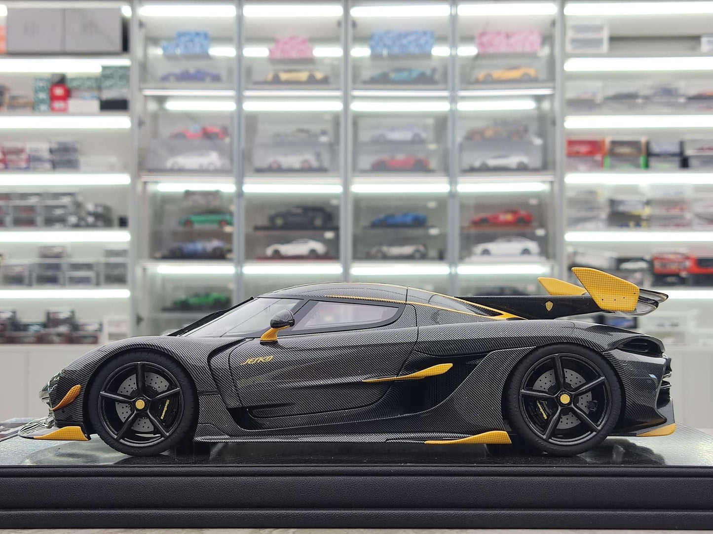 FRONTIART 1/18 Koenigsegg Jesko Carbon Gold FA149