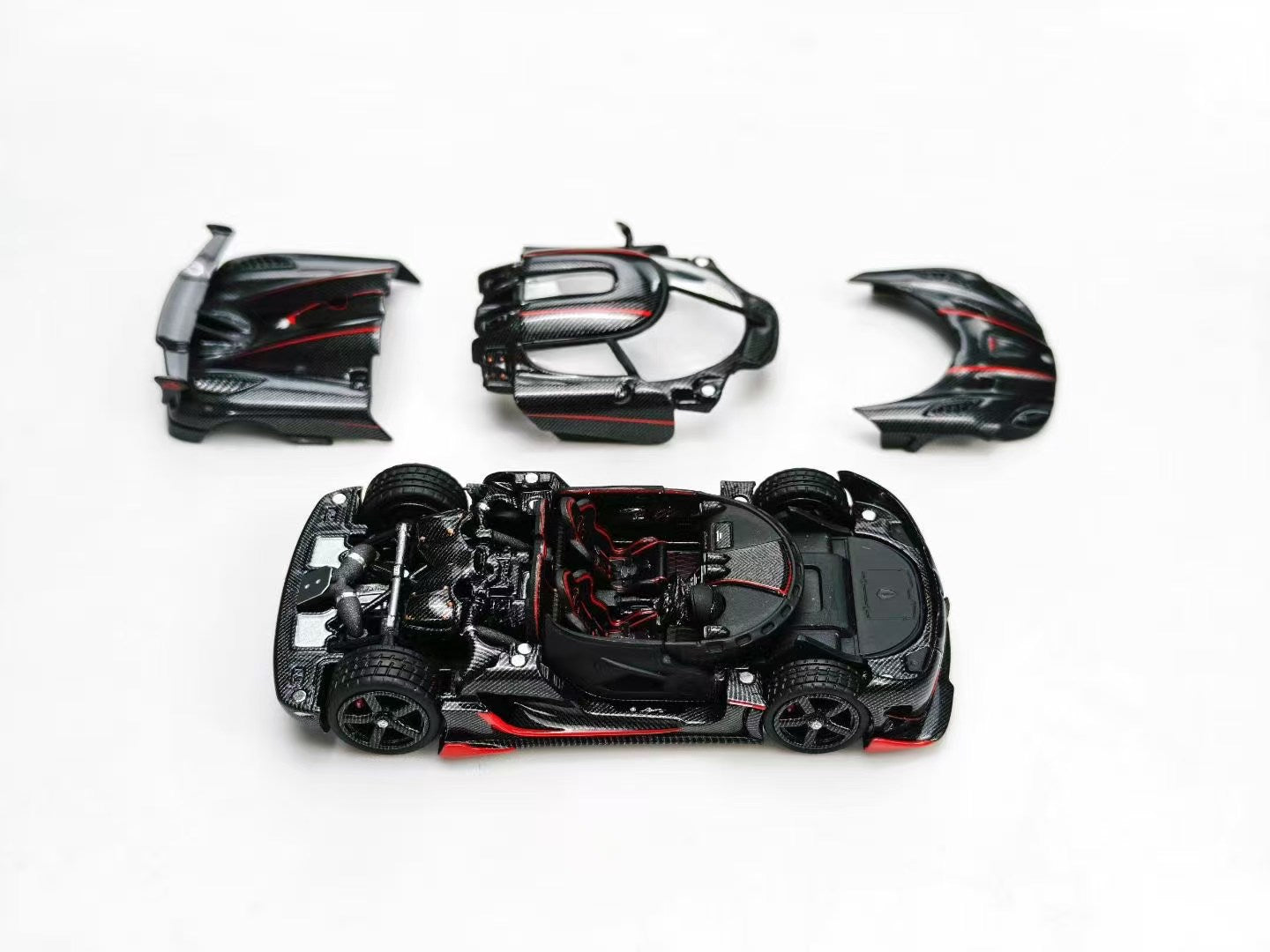 Frontiart 1/64 Koenigsegg Agera RS Genesis Carbon + Red Stripes