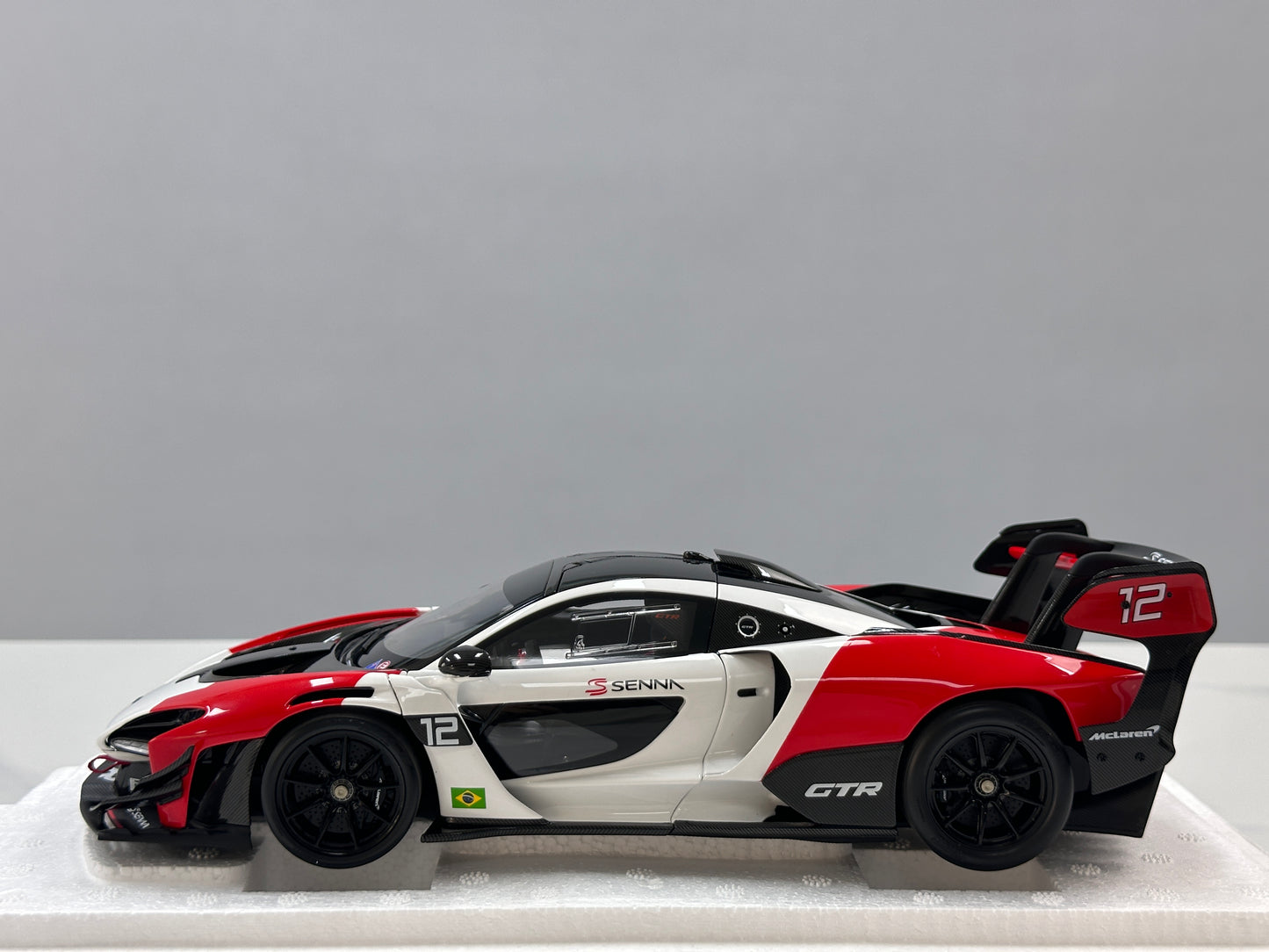 LCD 1/18 McLaren Senna GTR Red and White LCD18016-RW