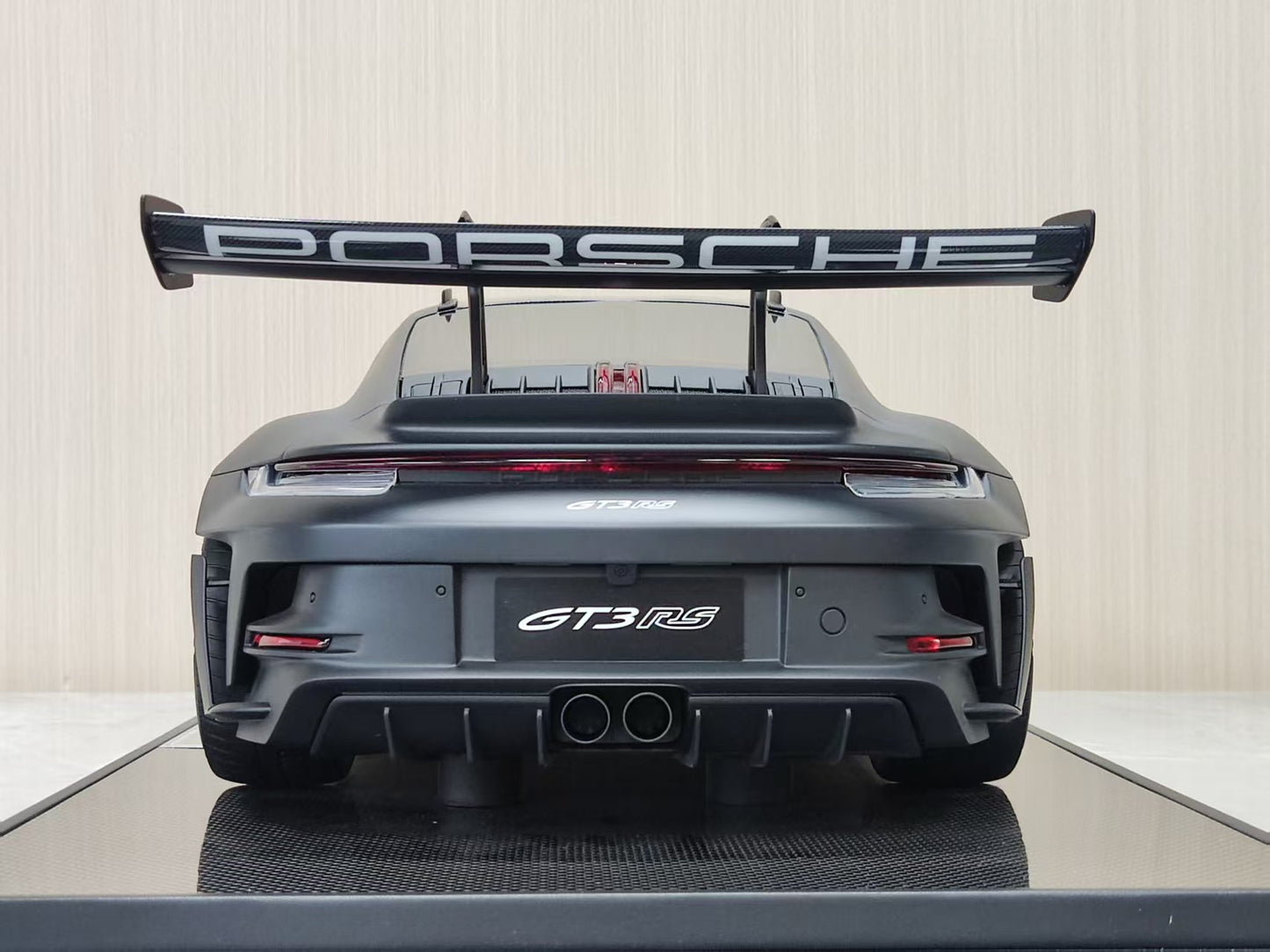DINOMODEL 1/8 Porsche 992 GT3 RS – Matte Black (PR028P)