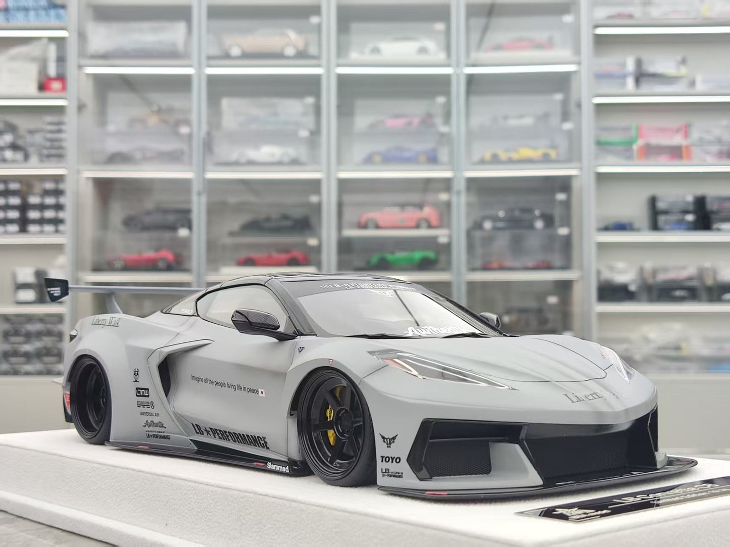 BBA MODEL 1/18 Corvette C8 LB Widebody Modified, Battle Gray Weathered Version BBA034