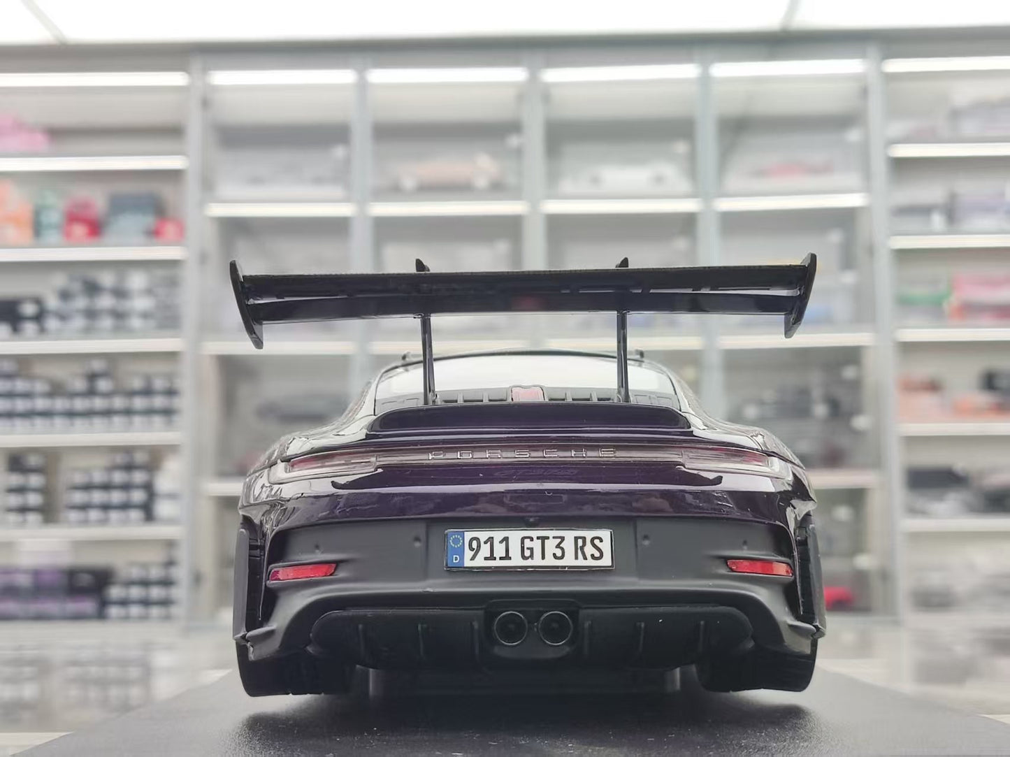 Solido 1/18 Porsche 911 GT3 RS 2024 S1812103