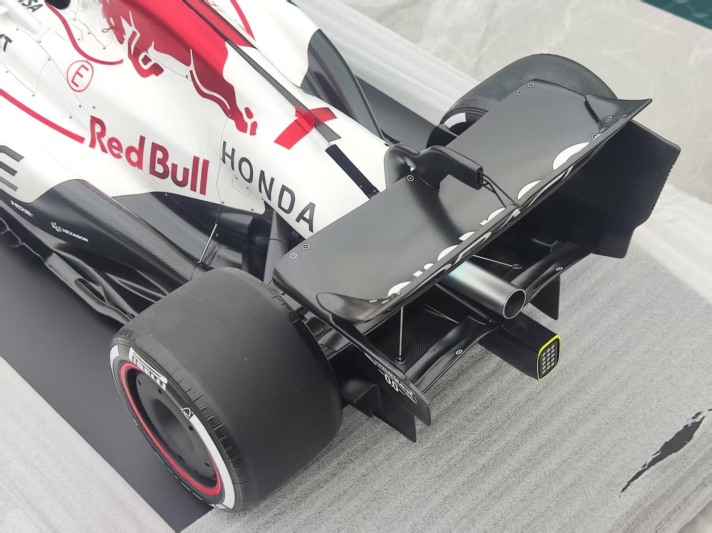 Spark 1/8 Red Bull Racing RB21 No.1 Oracle Red Bull Racing Winner Japanese GP
2025 Max Verstappen 08SP295