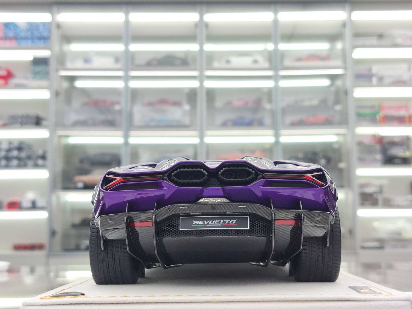 MR 1/18 Lamborghini Revuelto New Generation Hardtop Purple LAMBO058BN1