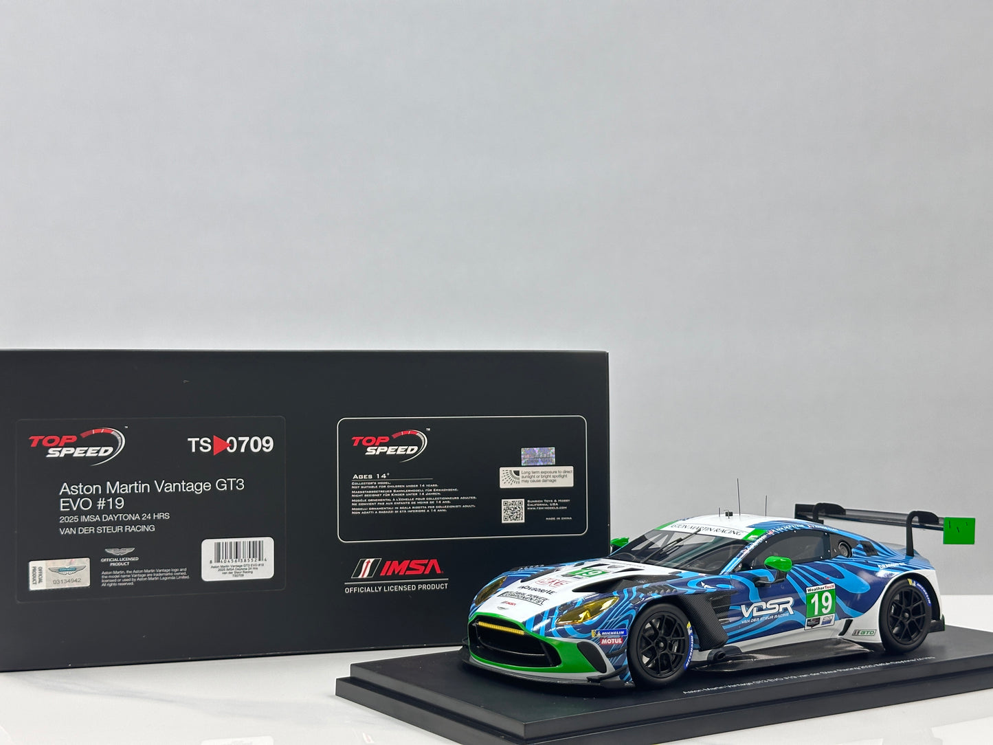 Topspeed 1/18 Aston Martin Vantage GT3 Evo – White & Blue Livery (TS0709)