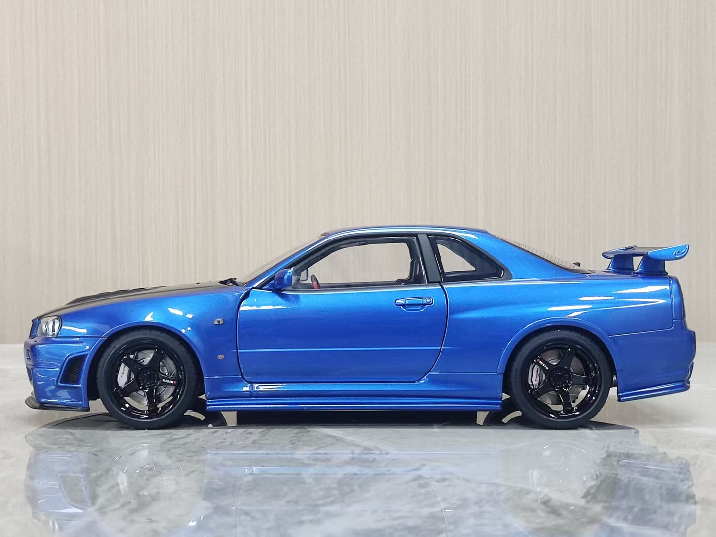 AUTOart 1:18 Nissan R34 GT-R Z-Tune (Blue with Carbon Fiber Hood) 77460
