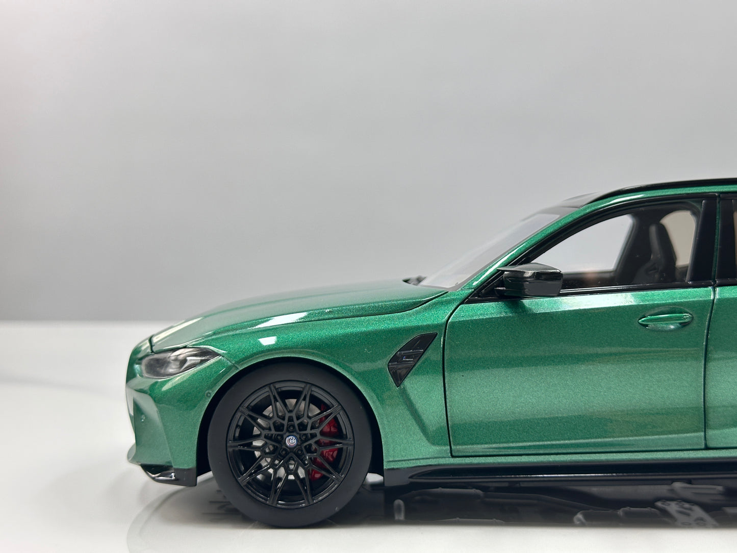 TSM MODEL 1/18 BMW M3 Touring (Isle of Man Green) TSM181030
