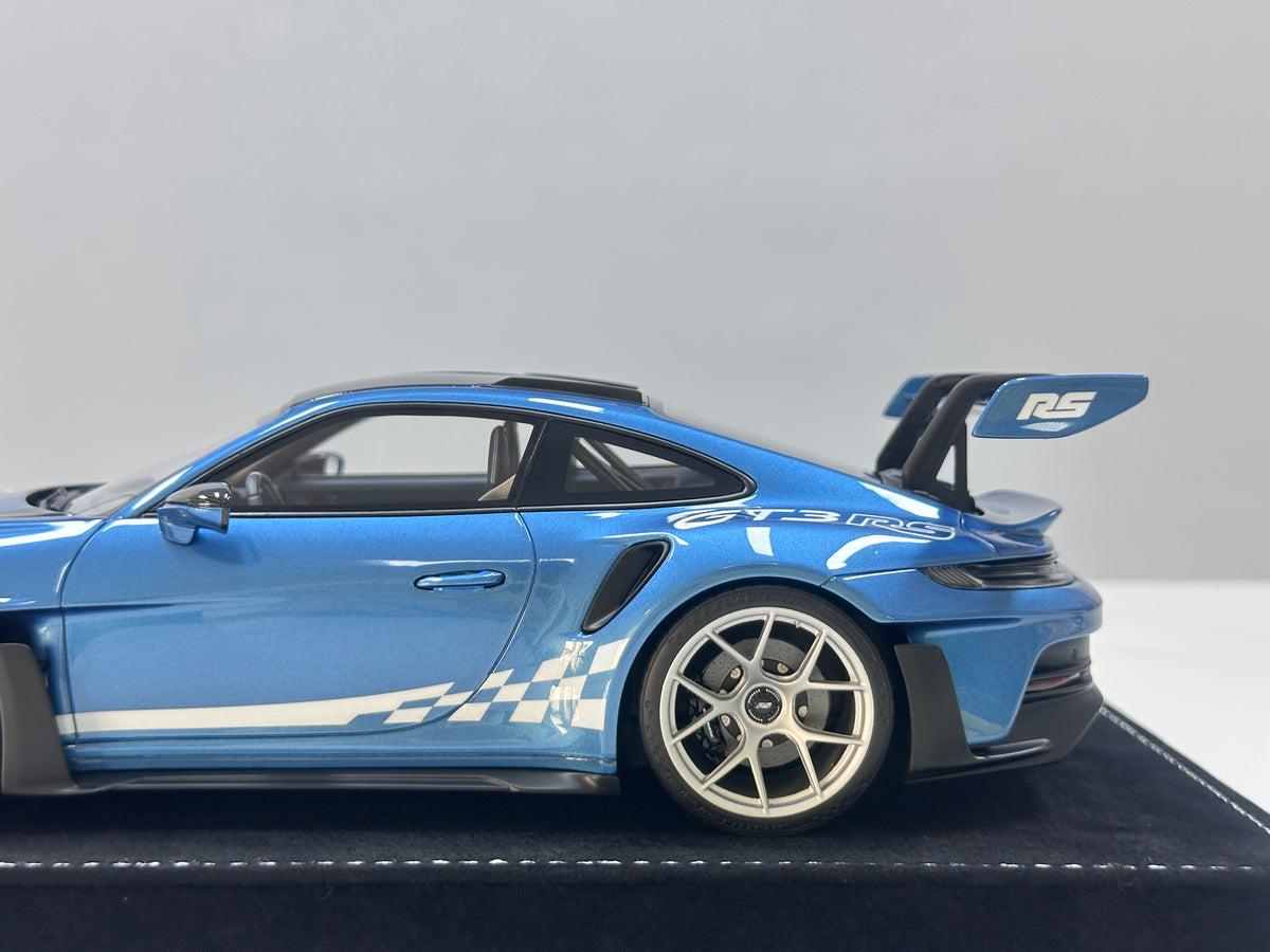 HH Model 1/18 Porsche 992 GT3 RS Gentian Blue (HH733)