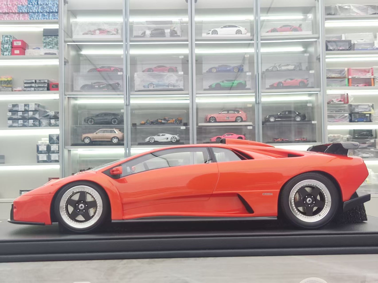 GL 1/12 Lamborghini Diablo GT Orange Model Car JS-GL008