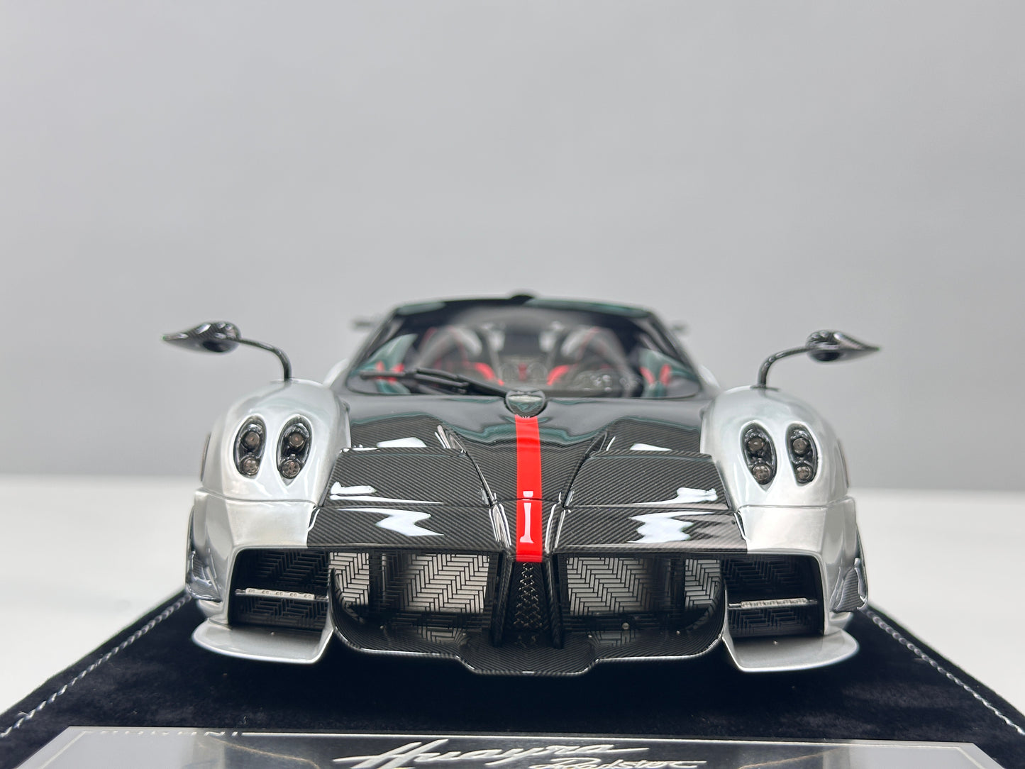HH Model 1/18 Pagani Huayra Silver & Black Carbon HH662