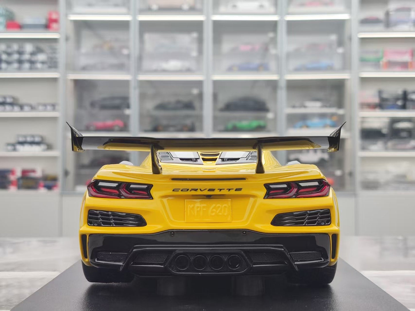 GT Spirit 1/18 Chevrolet Corvette C8 ZR1 Yellow GT528