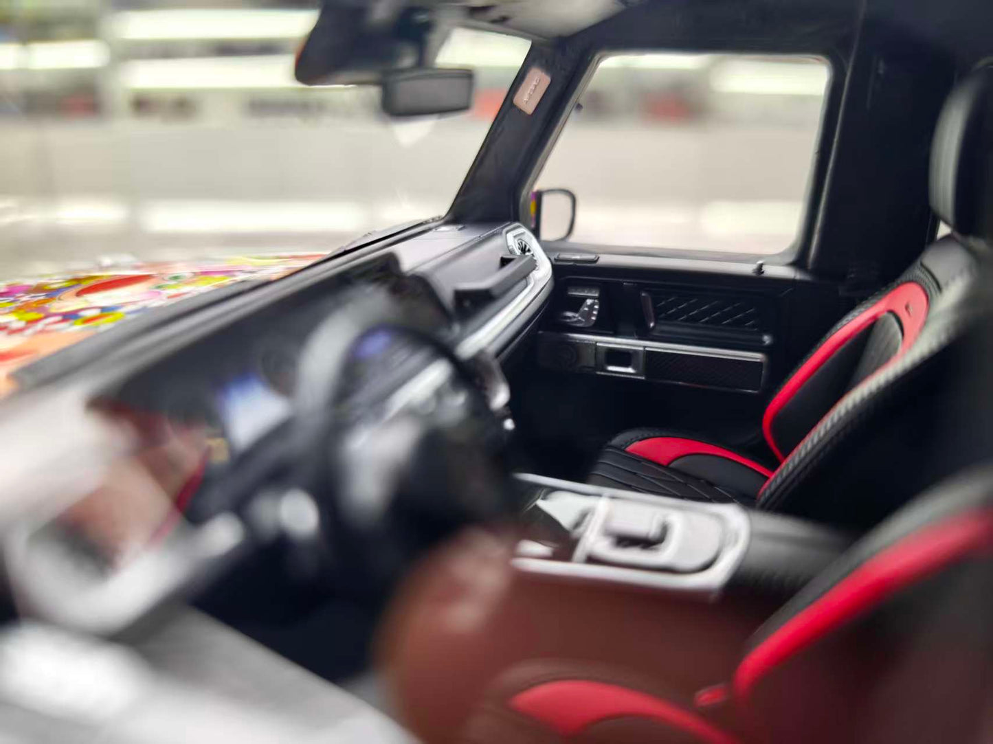 Dino Model 1/18 Mercedes-Benz G63 Custom Edition Sunflower DMK001B