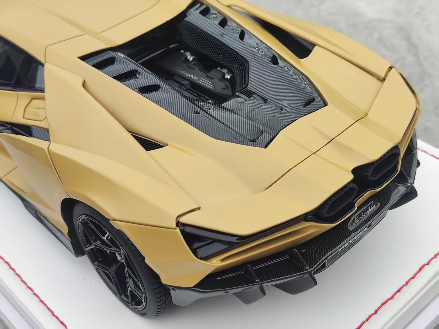 IVY 1/18 Lamborghini Revuelto Matt Gold IVY230