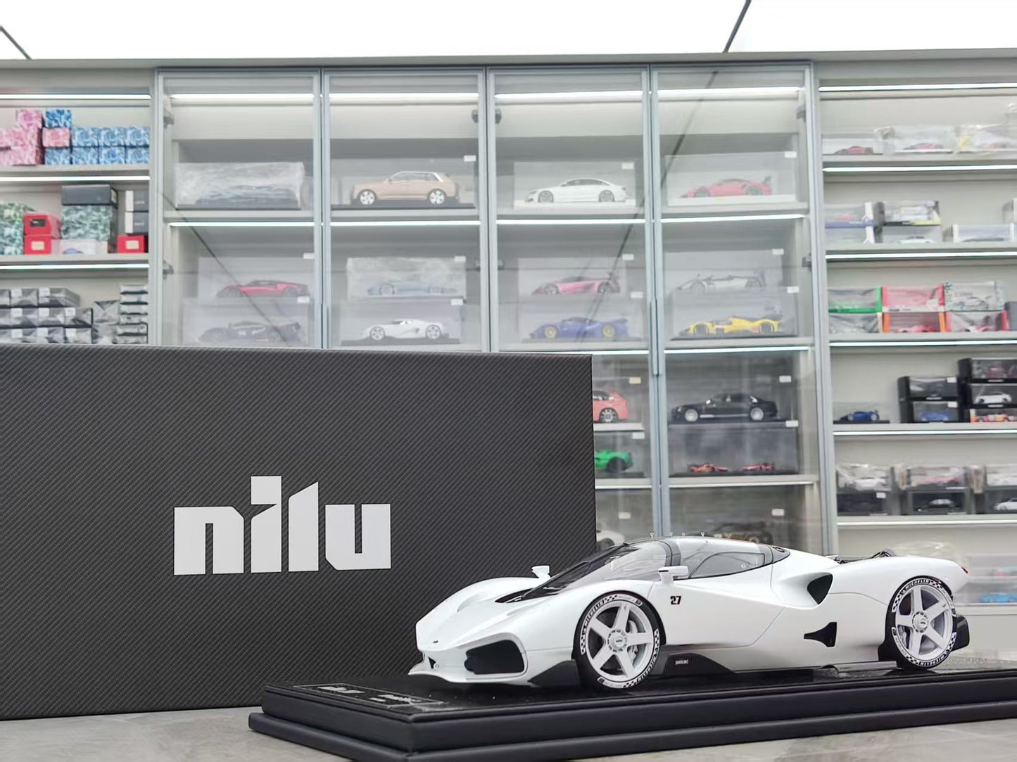 FRONTIART 1/18 Nilu 27 White FA180