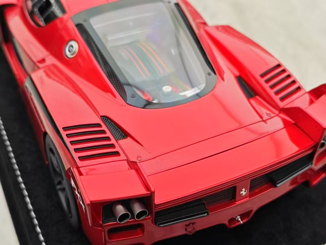 HH Model 1/18 Ferrari FXX Volcano Red HH547