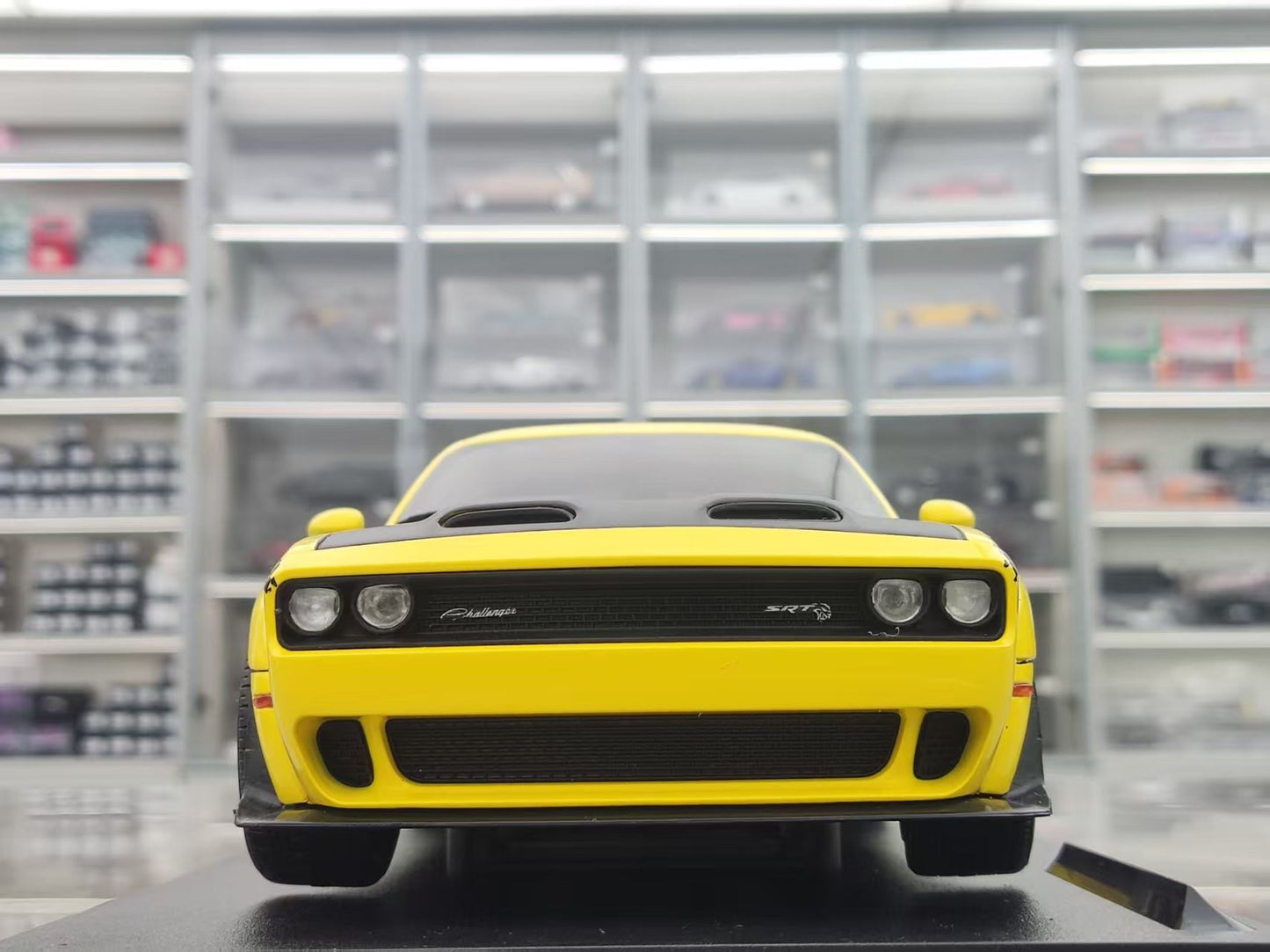 Solido 1/18 Dodge Challenger SRT Hellcat Redeye Widebody NYC Hellcab Yellow S1805716