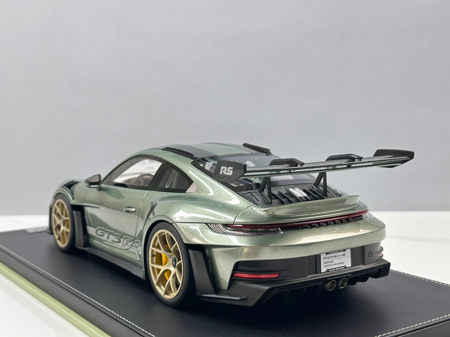 IVY 1/12 Porsche 992 GT3 RS City Bamboo Green and White Ribbon IVY244