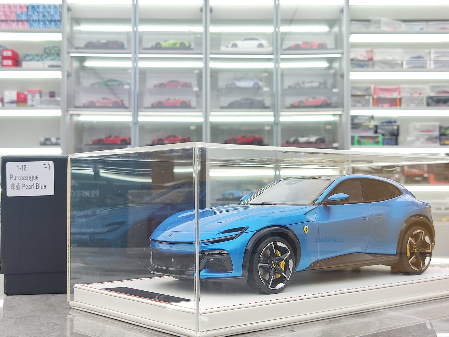 RUNNER 1/18 Ferrari Purosangue Simulation Model Car Ornaments