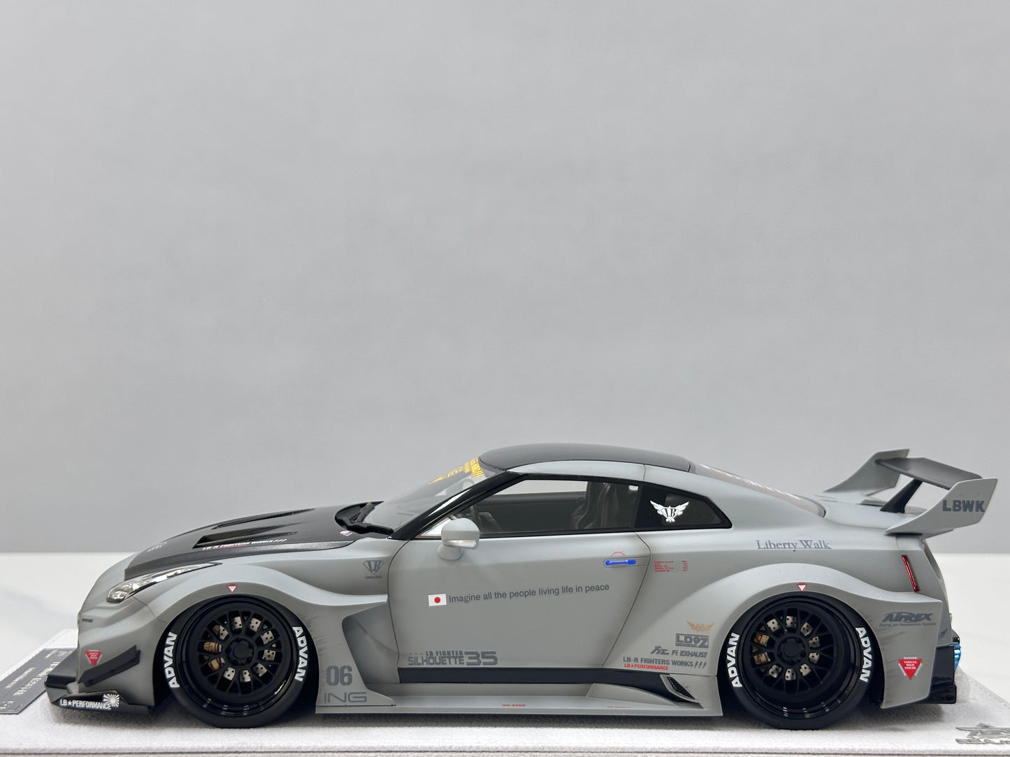 BBA MODEL 1/18 Nissan GTR 35GT-RR Fighter Gray BBA063