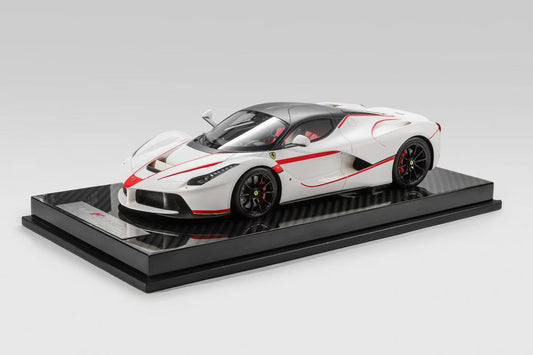 GAVIN and Zigzag Youngster collaborate on a 1/18 scale high-end resin LaFerrari model car.