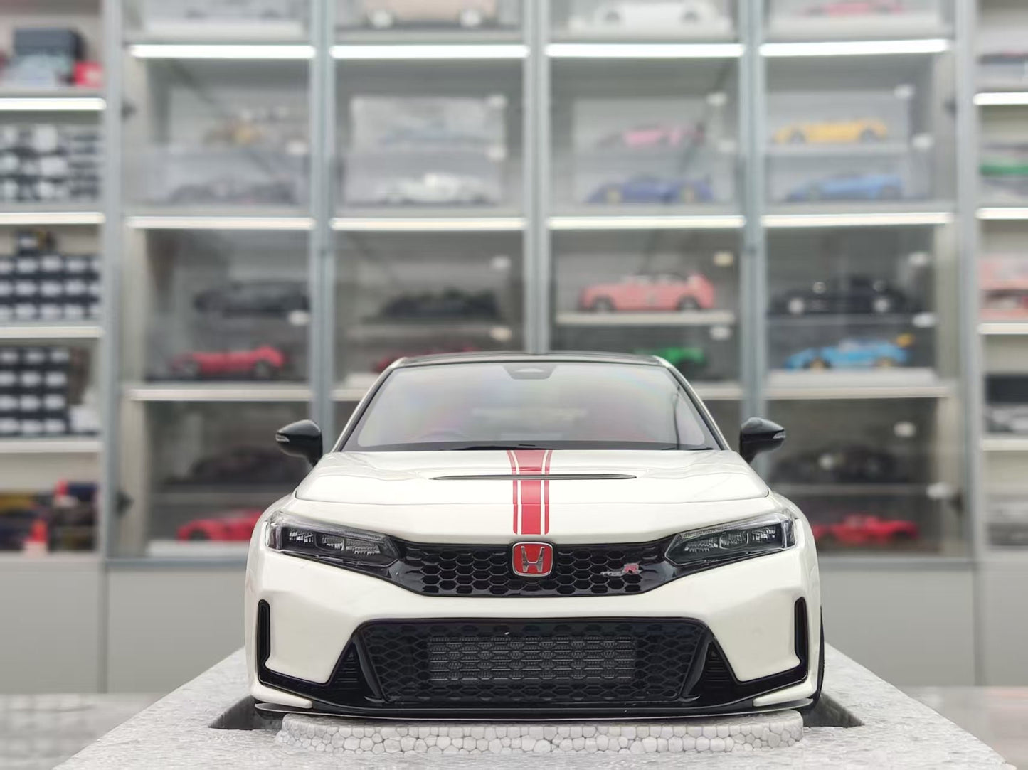 MOTORHELIX 1/18 Honda Civic Type R (FL5) Ultimate Edition, White MH349