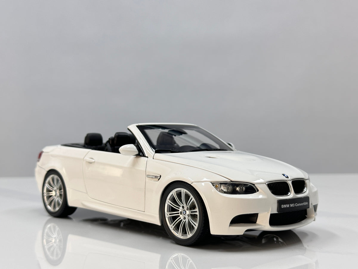KYOSHO 1/18 BMW M3 Convertible (E93M) – White (08738AW)
