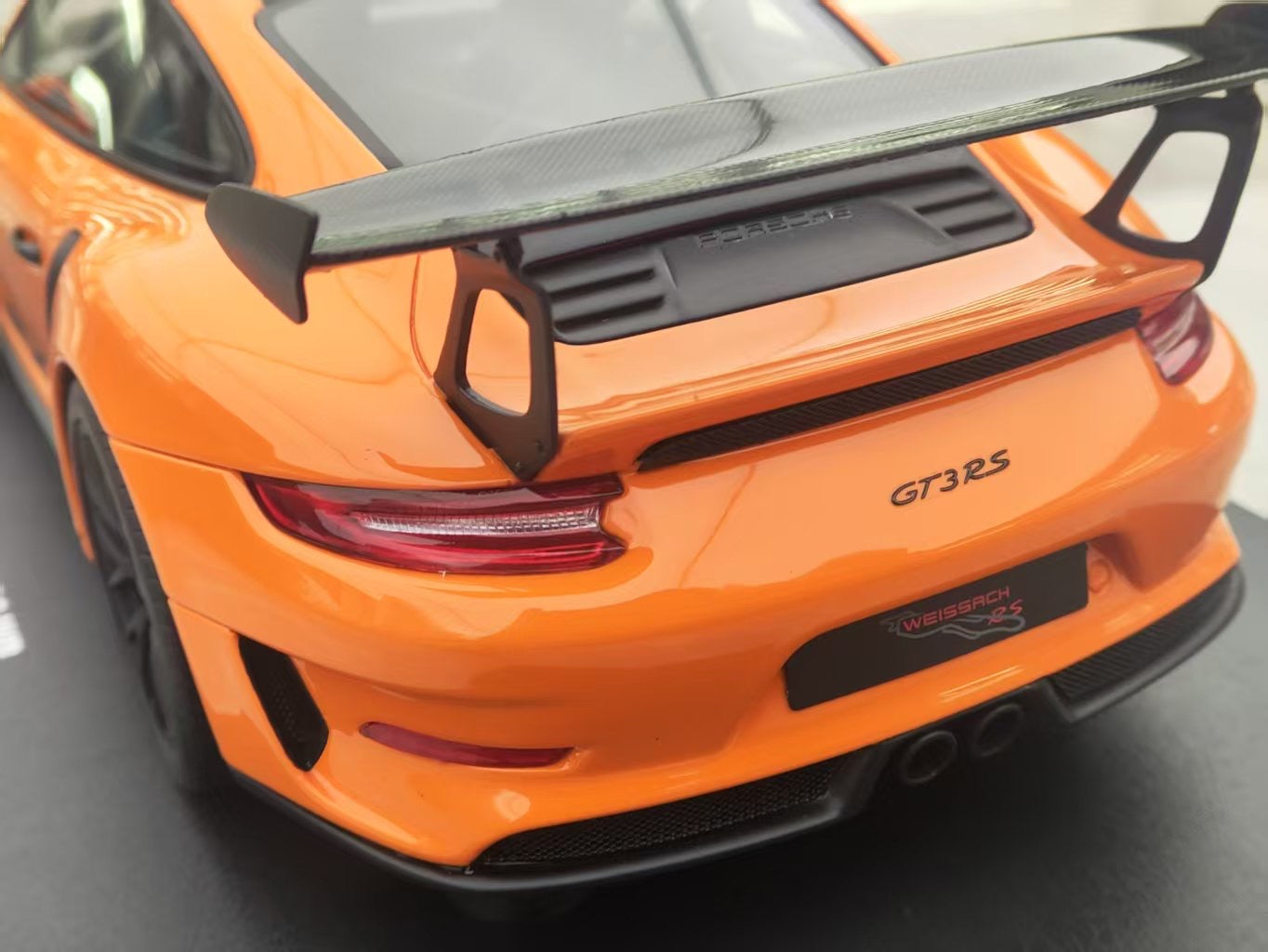 GT SPIRIT 1/18 Porsche 911 GT3 RS Car Model CLDC044
