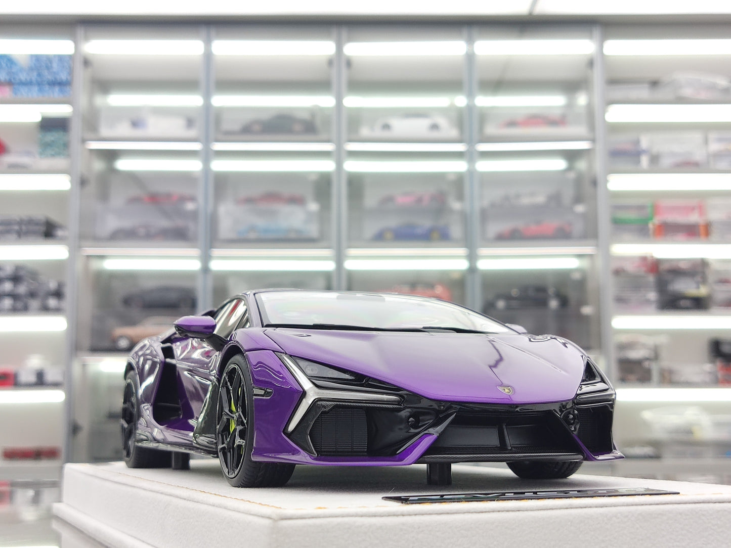 MR 1/18 Lamborghini Revuelto New Generation Hardtop Purple LAMBO058BN1