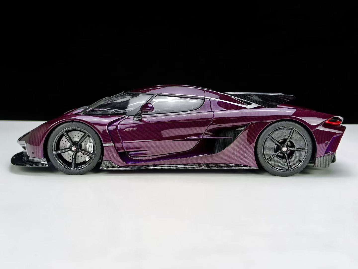 Frontiart 1/18 Koenigsegg Jesko Absolute Edition Carbon Purple