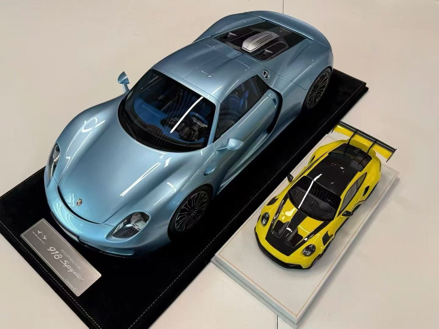 HH 1/18 Porsche 918 Spyder