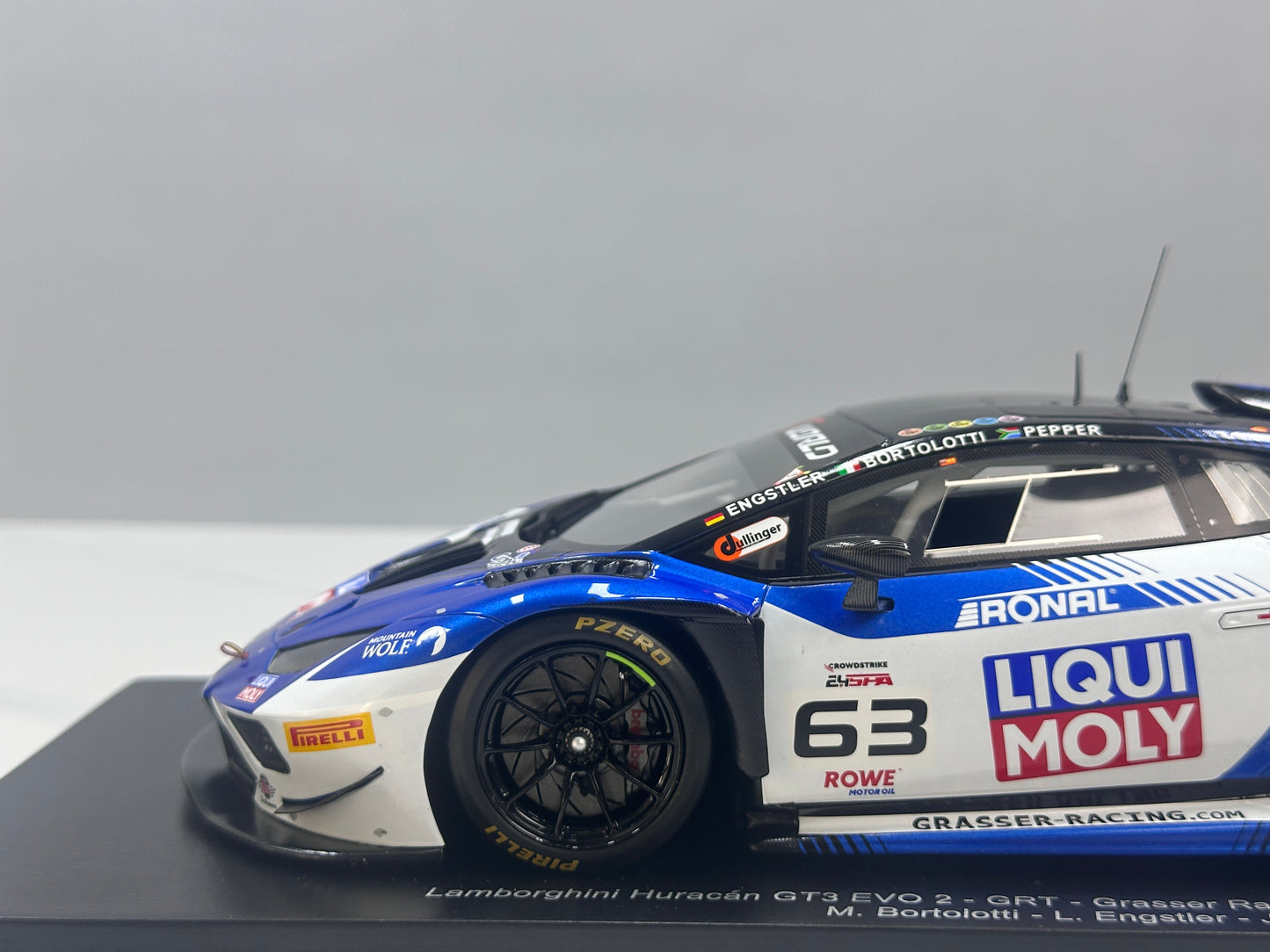 Spark 1/18 Lamborghini Huracan GT3 EVO 2 2025 Spa-Francorchamps Victory No. 63, Blue Livery, 18SPA2025