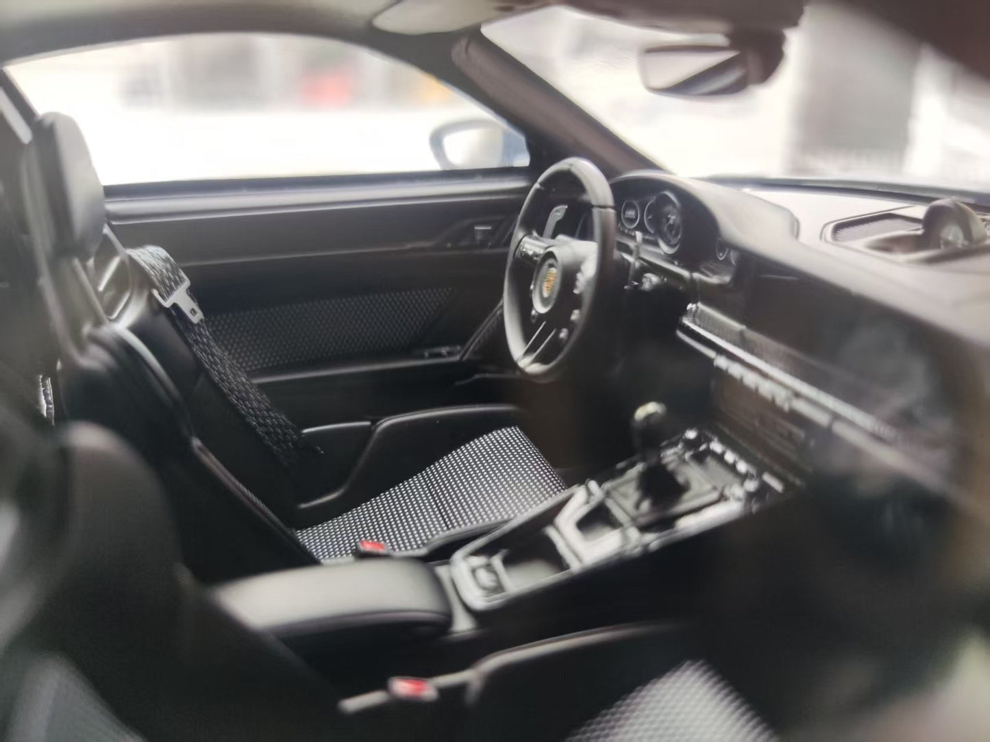 IVY 1/18 Porsche 992 GT3 RS Metallic Ice Grey IM1837IGG