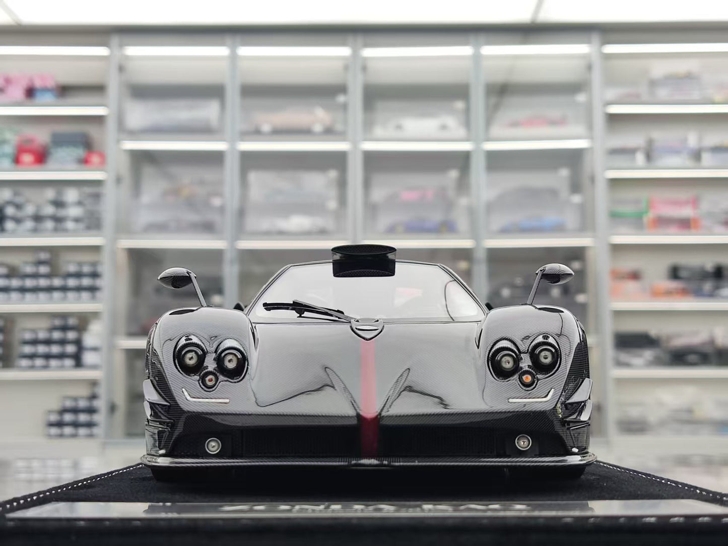 HH Model 1/18 Pagani Zonda Specials KAQ HH557