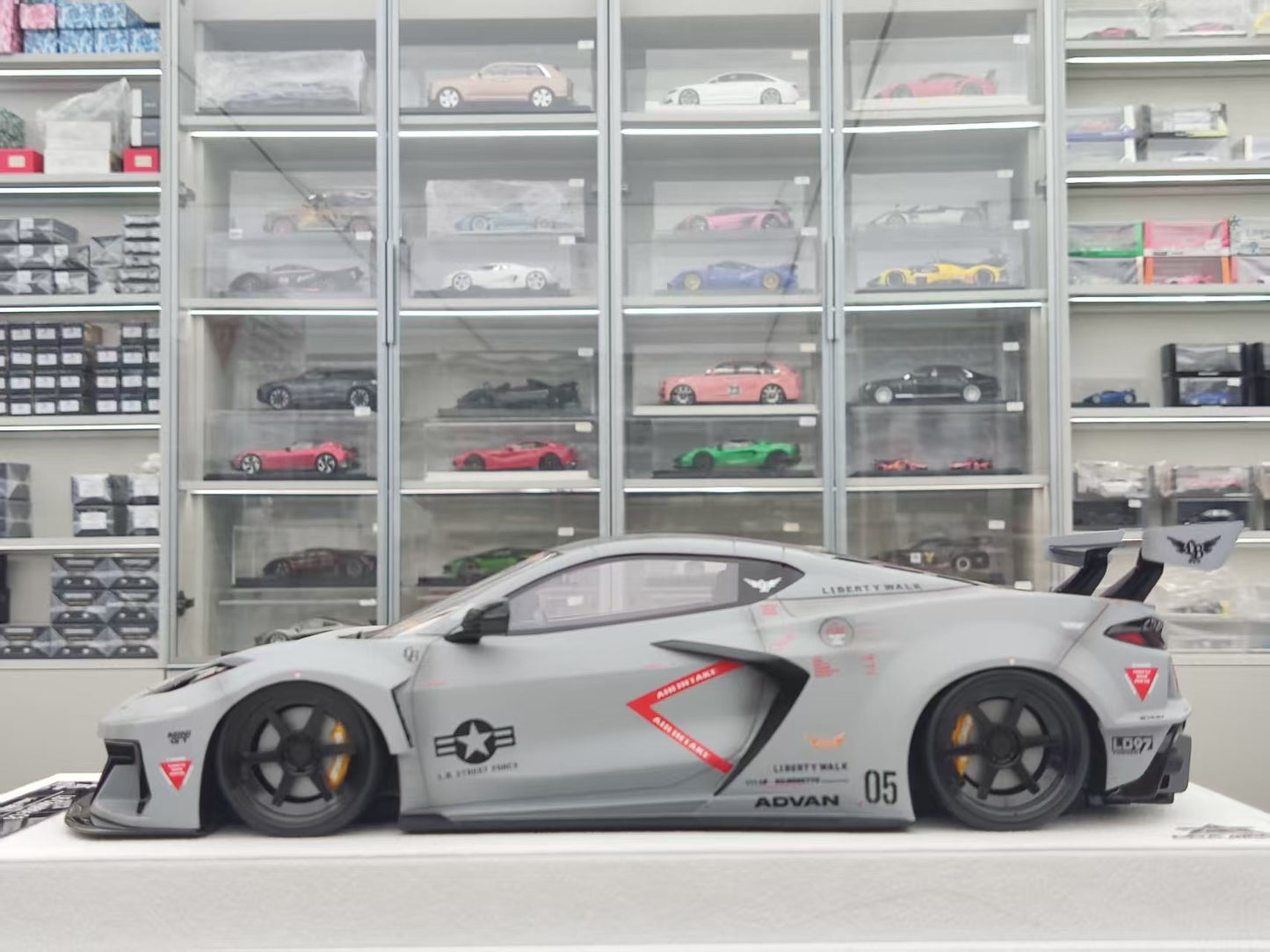 BBA MODEL 1/18 Scale Corvette C8 LB Widebody Modified, Battle Gray Weathered Finish, New Version BBA033