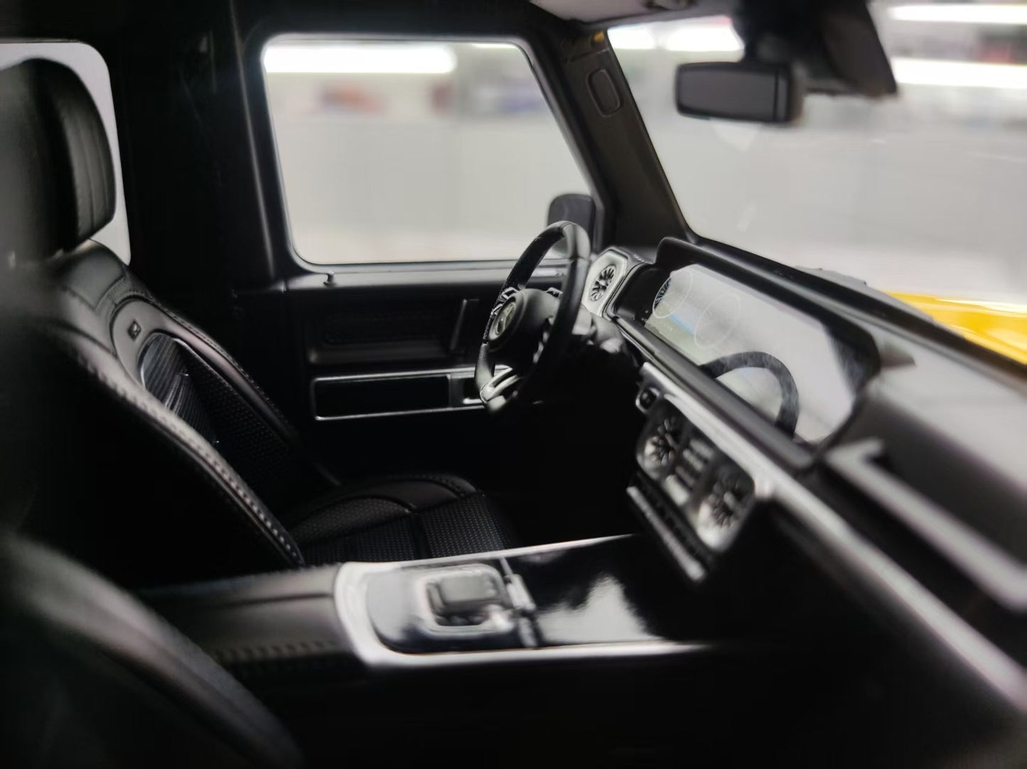 BBA MODEL 1/18 Mercedes-Benz G63 AMG Yellow Model Car BBA027