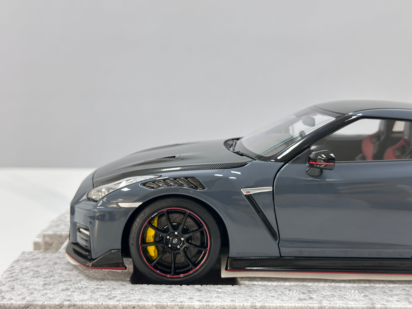 MOTORHELIX 1/18 Nissan GT-R NISMO (R35) Special Edition 2022 Stealth Grey MH369