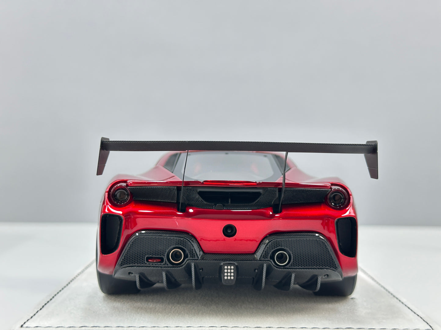 GH MODEL 1/18 Ferrari 488 Challenge Evo Metallic Red GH018