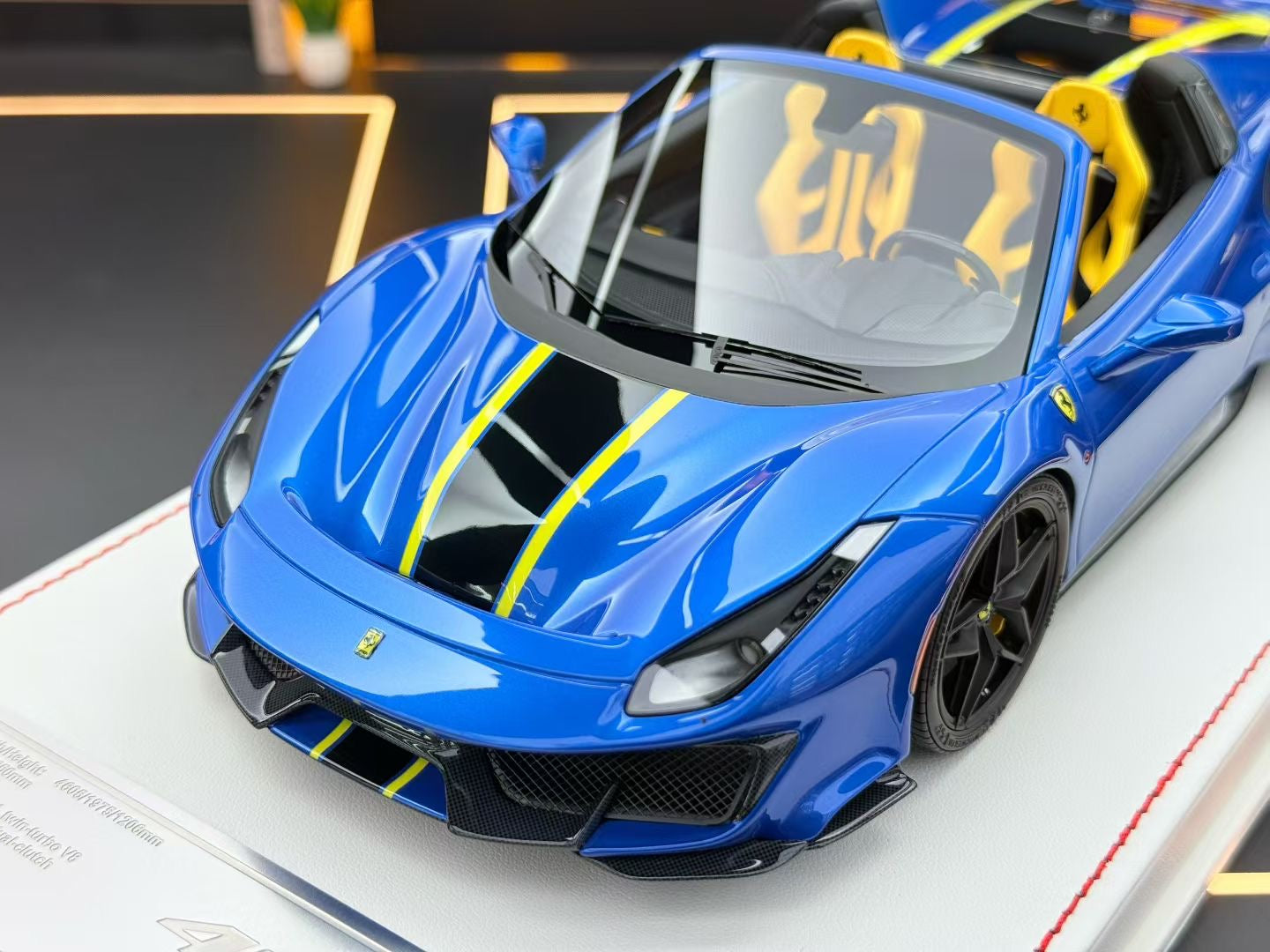 DM 1/18 Ferrari 488Pista 13/25 DDJ001