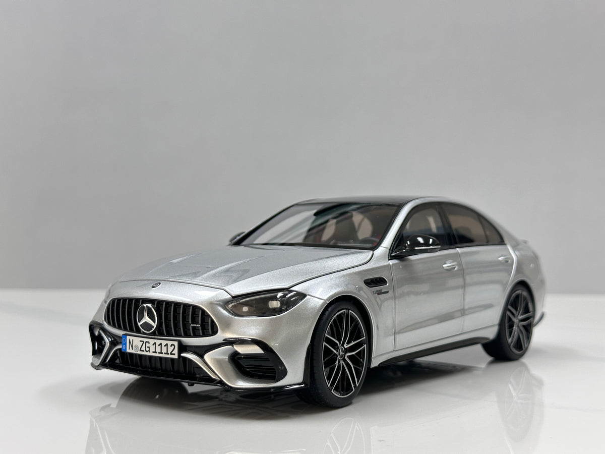 NZG 1/18 Mercedes-AMG C63 S E Performance – Tech Silver (111200055)