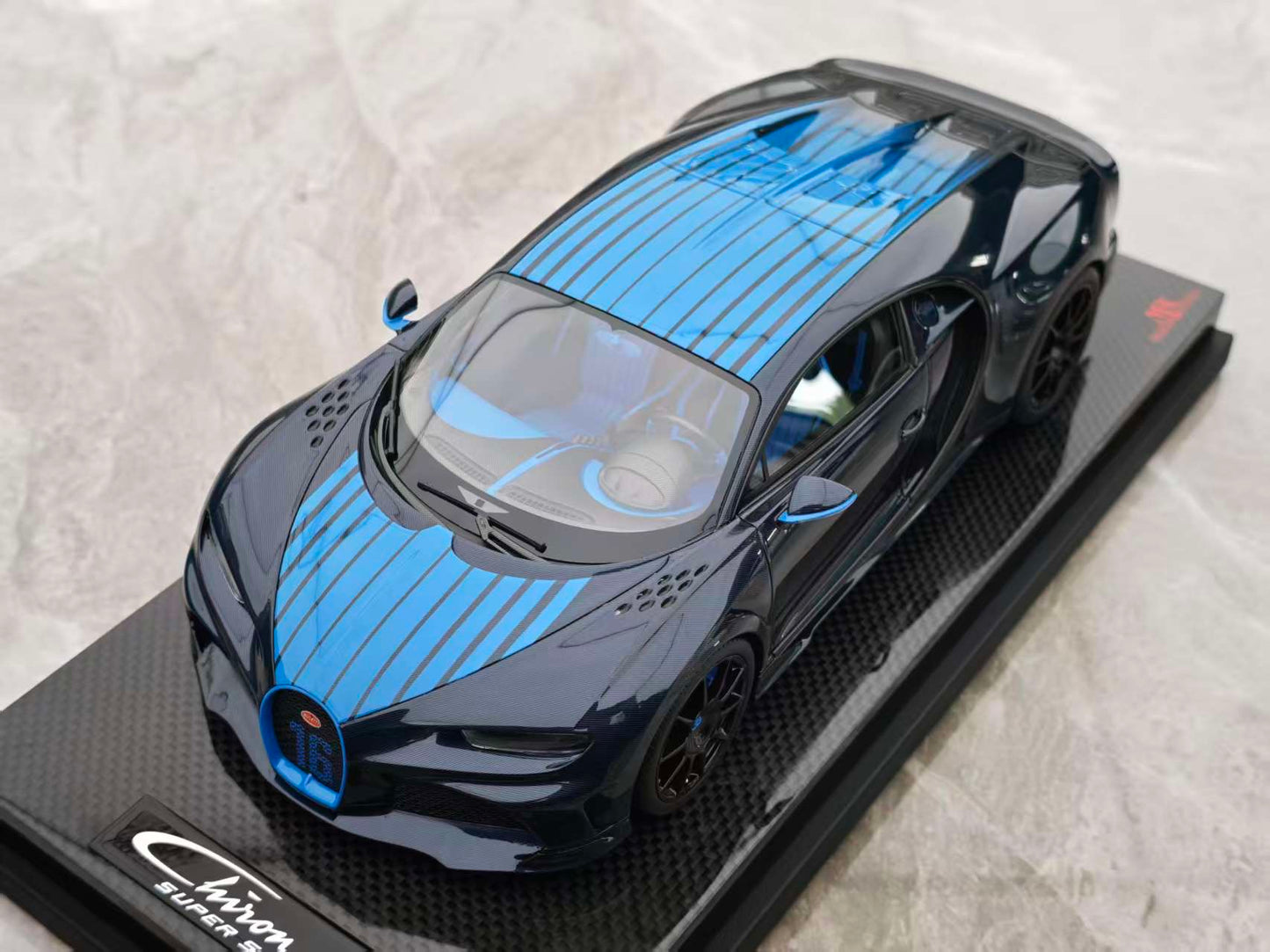 MR 1/18 Bugatti Chiron Super Sport Carbon Blue BUG012F