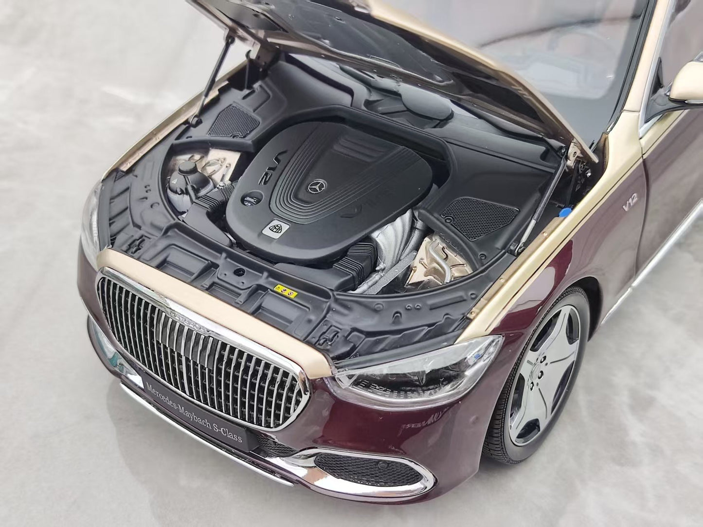 Almost Real 1/18 Mercedes-Maybach S-Class Kalahari Gold/Tourmaline Red AR186