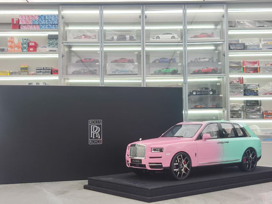 GL 1/18 Rolls-Royce Cullinan Pink and Green Resin Model JS-GL036