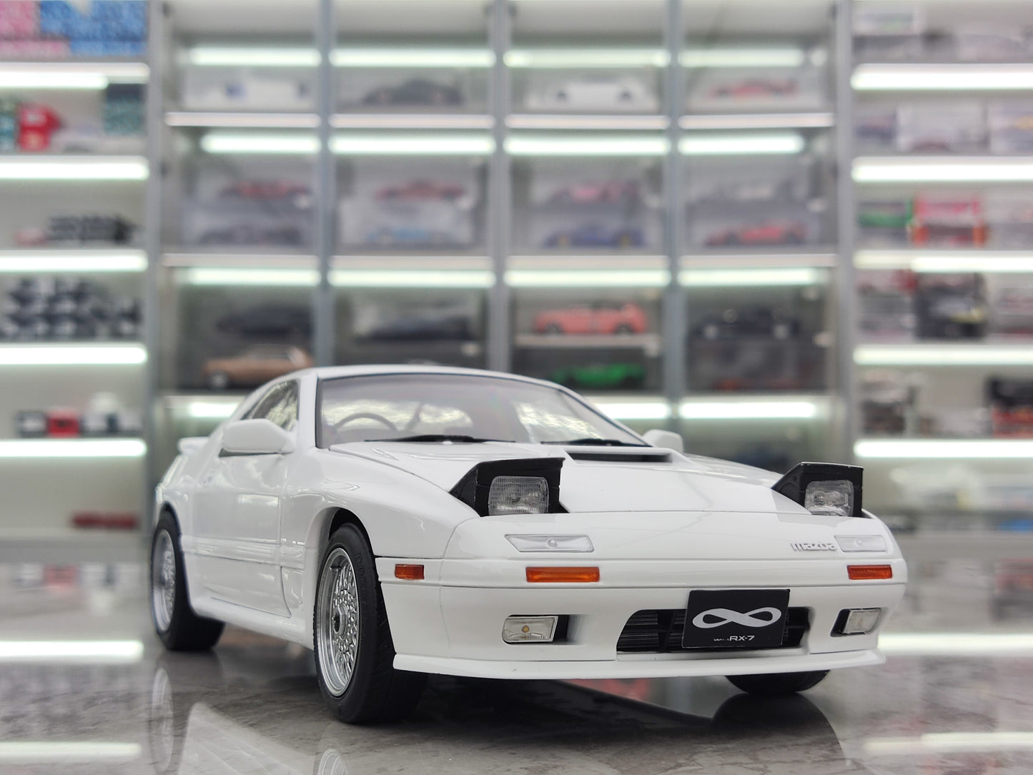 TopArt Collection 1/18 Mazda RX7 FC3S 1989 White Silver Wheels TA007